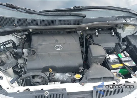 2015 Toyota Sienna Xle 8 Passenger z USA, uszkodzony, nr VIN 5TDYK3DC1FS534648